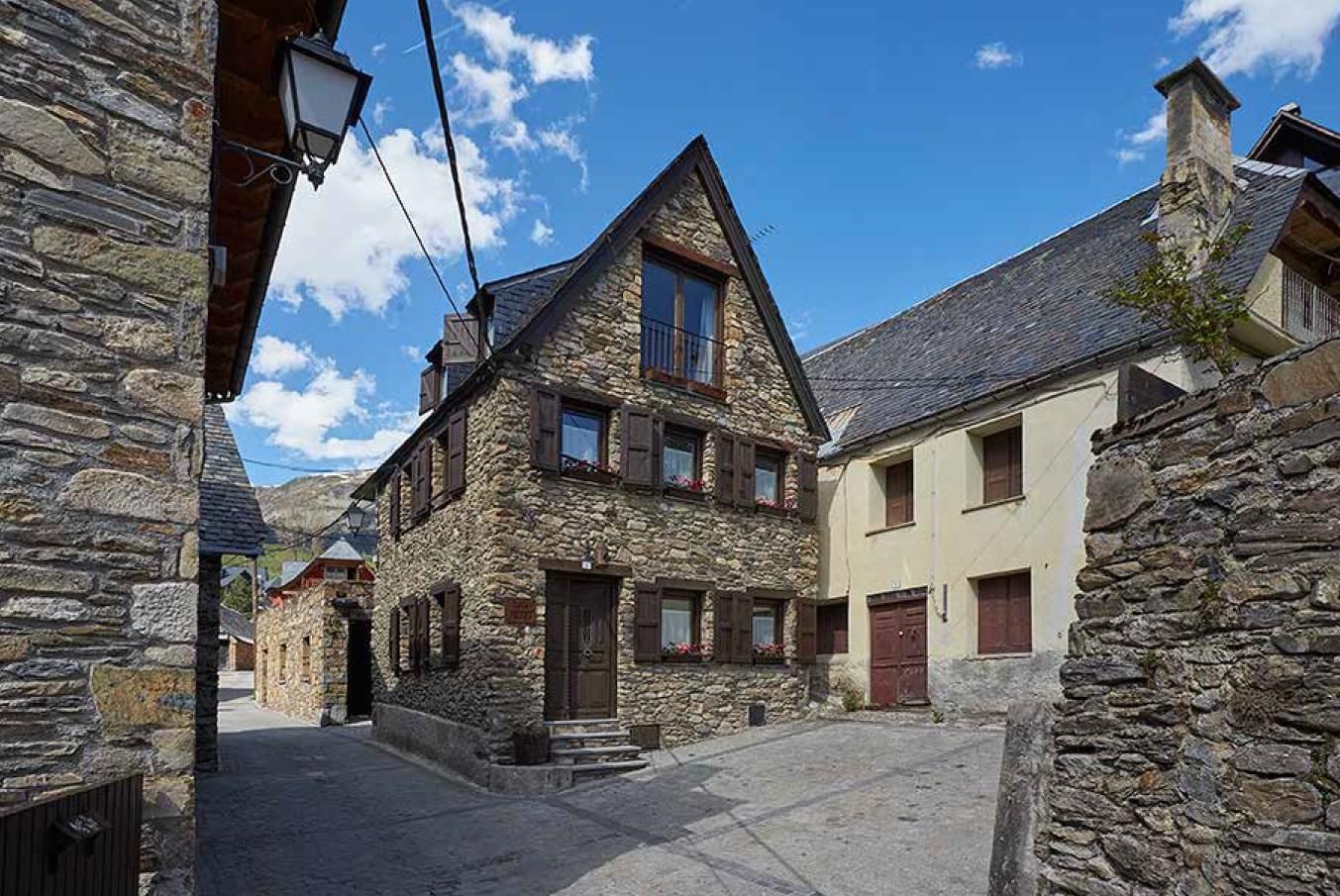 Vista exterior de Finca rústica en venta en Naut Aran con Calefacción, Amueblado y Horno