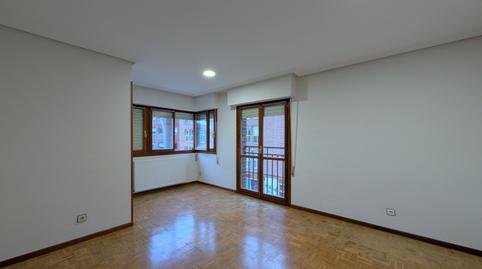 Foto 2 de Pis de lloguer a Vitoria-gasteiz - Calle Txalaparta, Adurtza, Vitoria - Gasteiz