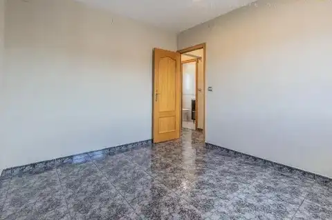 Dormitori de Pis en venda en Cornellà de Llobregat amb Aire condicionat, Forn i Balcó