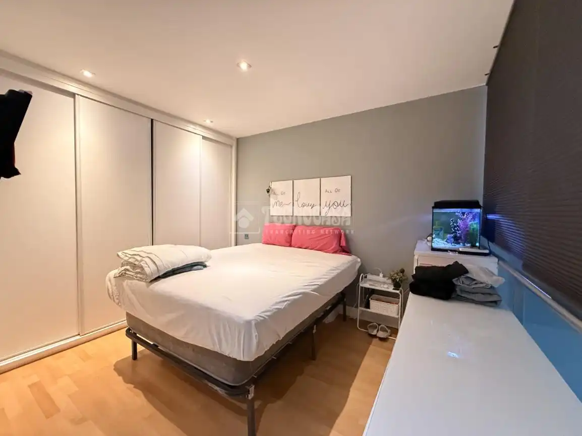 Bedroom of Flat for sale in Madrid  with Air Conditioner, Heating and Alarm