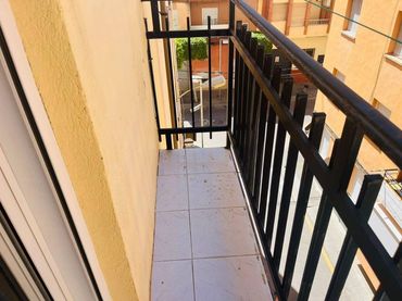 Appartamento con balcone in vendita a Calle ANNA R MEZQUITA 2