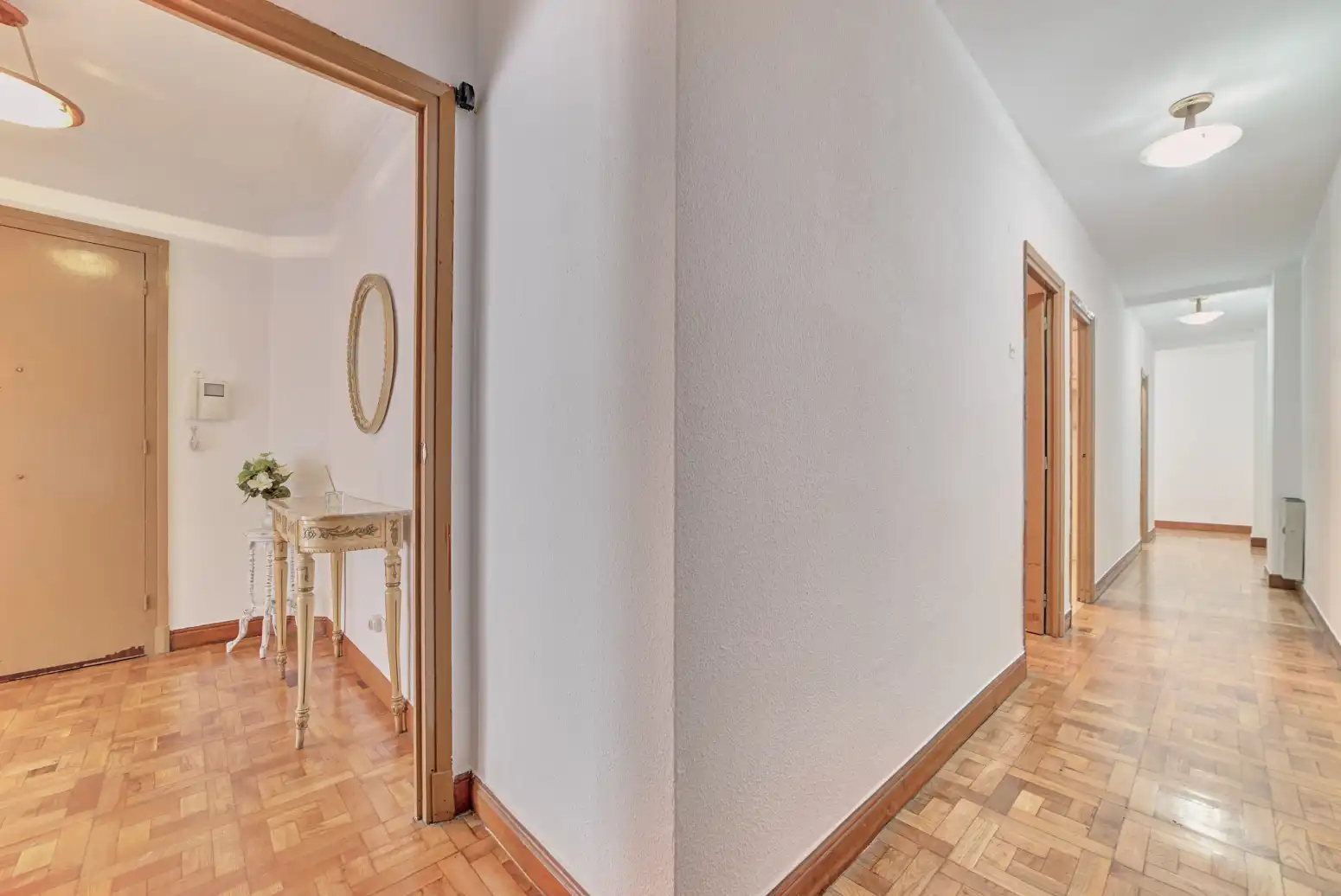 Piso en venta en  Pamplona / Iruña con Calefacción, Parquet y Balcón