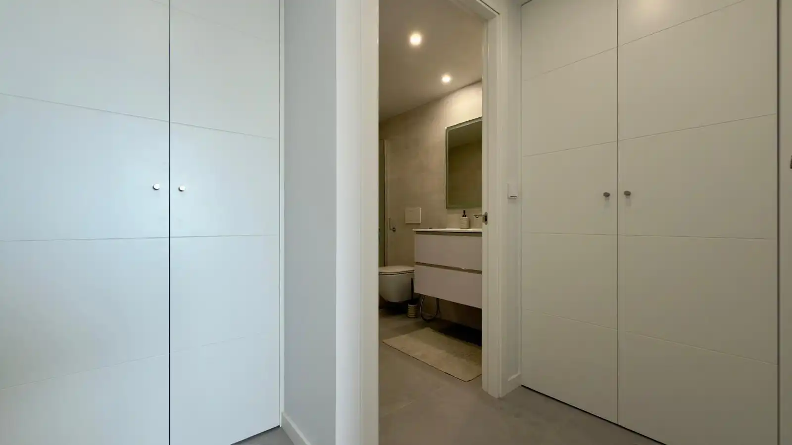 Bany de Apartament de lloguer en Finestrat amb Aire condicionat, Jardí privat i Terrassa