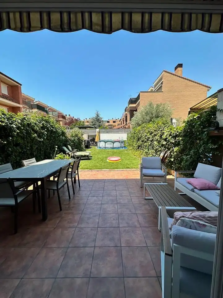 Terrassa de Casa o xalet en venda en Zaragoza amb Aire condicionat, Calefacció i Jardí privat