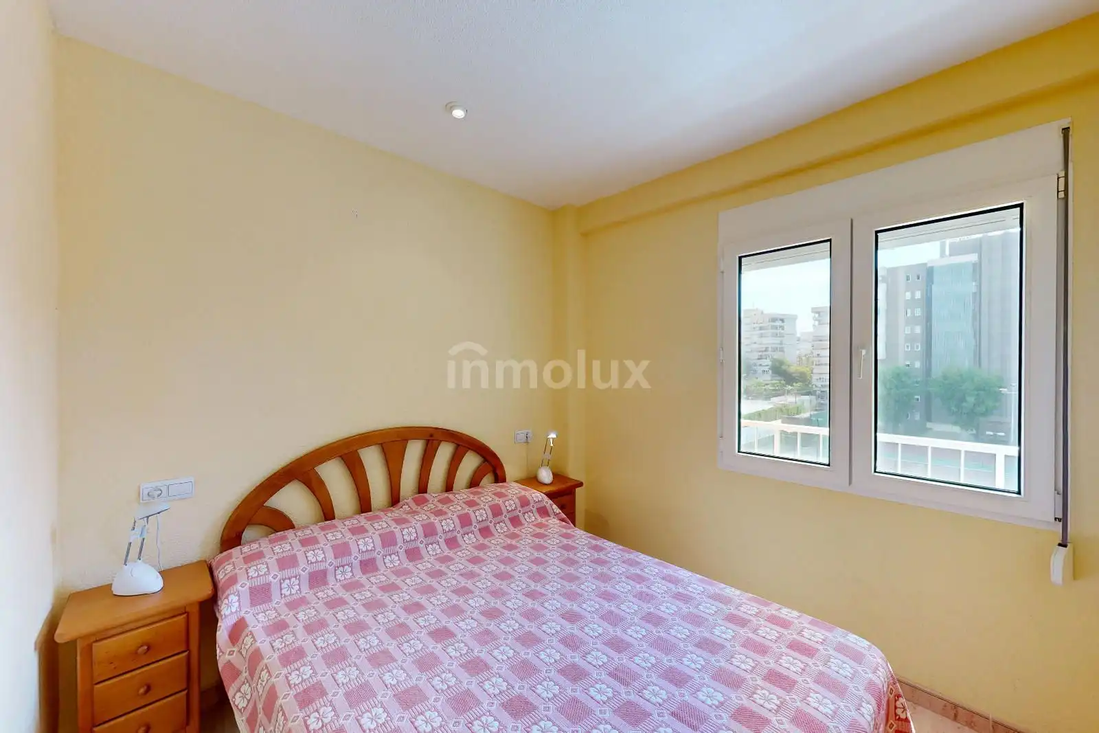Habitación de Piso en venta en Alicante / Alacant con Terraza, Piscina y Amueblado