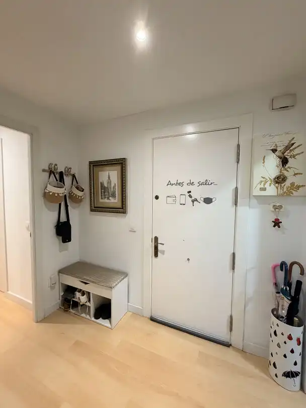 Flat for sale in Sevilla  with Air Conditioner and Heating