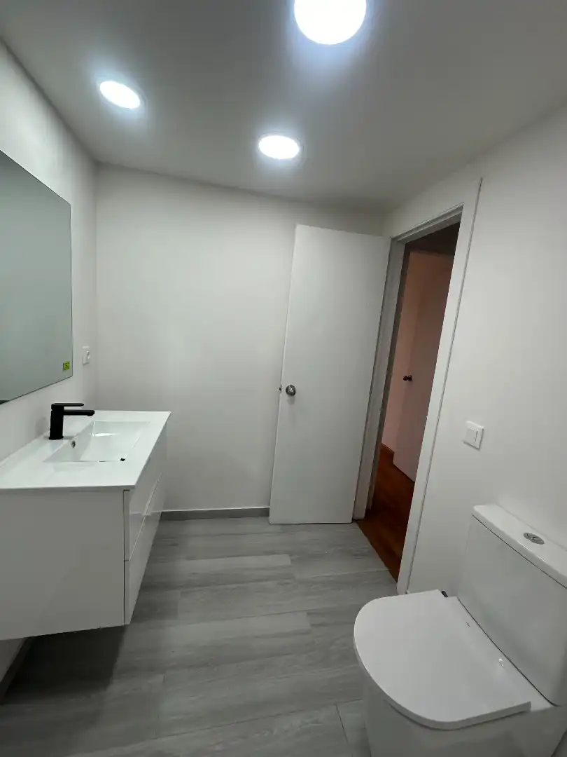 Baño de Piso en venta en Valencia con Parquet, Terraza y Balcón