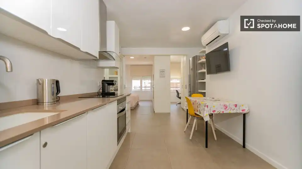 Wohnung zur Miete in Quatre Carreres, imagen 2