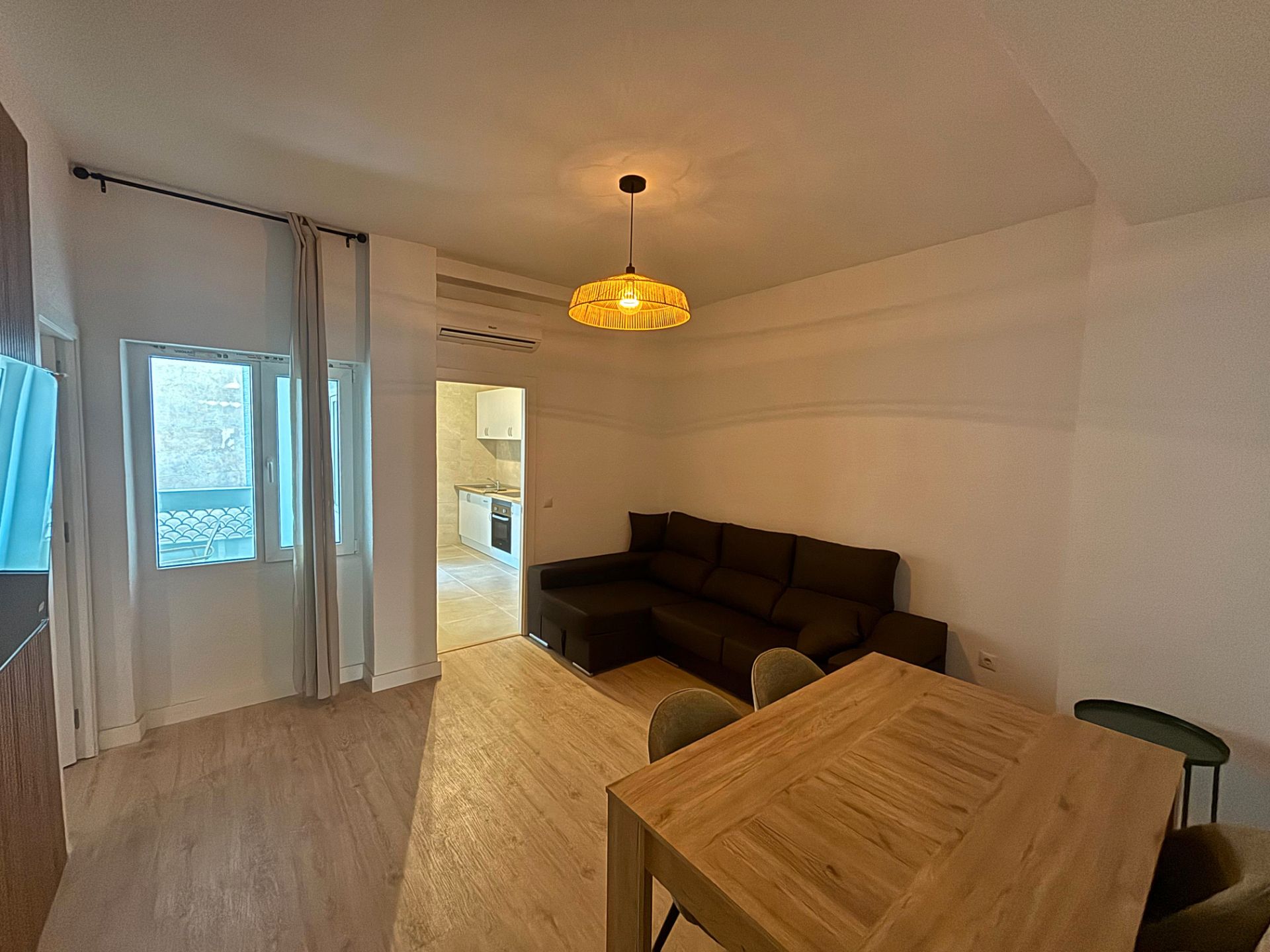 Living room of Flat for sale in Alicante / Alacant  with Terrace, Furnished and Oven