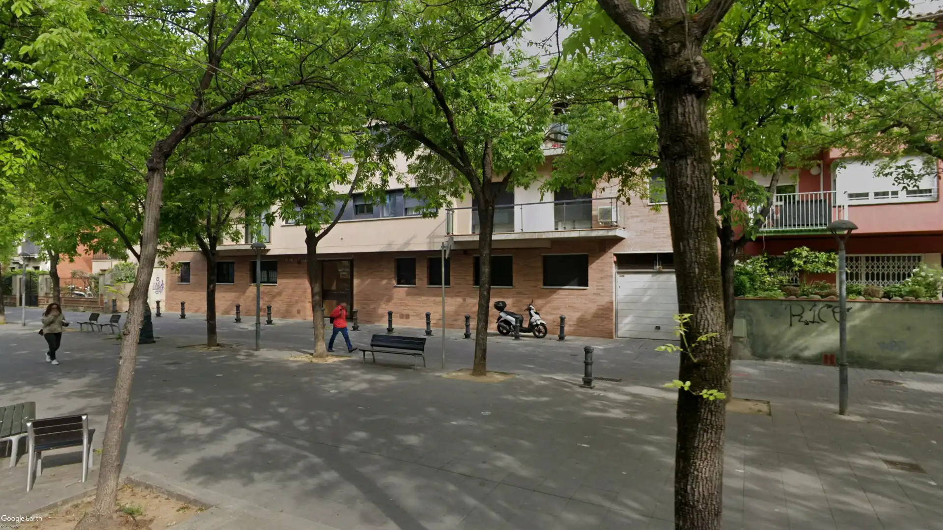 Außenansicht von Gebäude zum Verkauf in Salt
