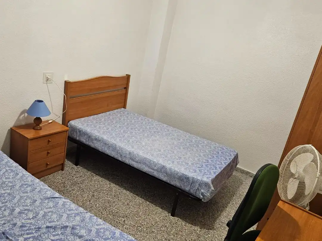 Habitación de Piso en venta en Lanjarón con Terraza, Amueblado y Lavadora
