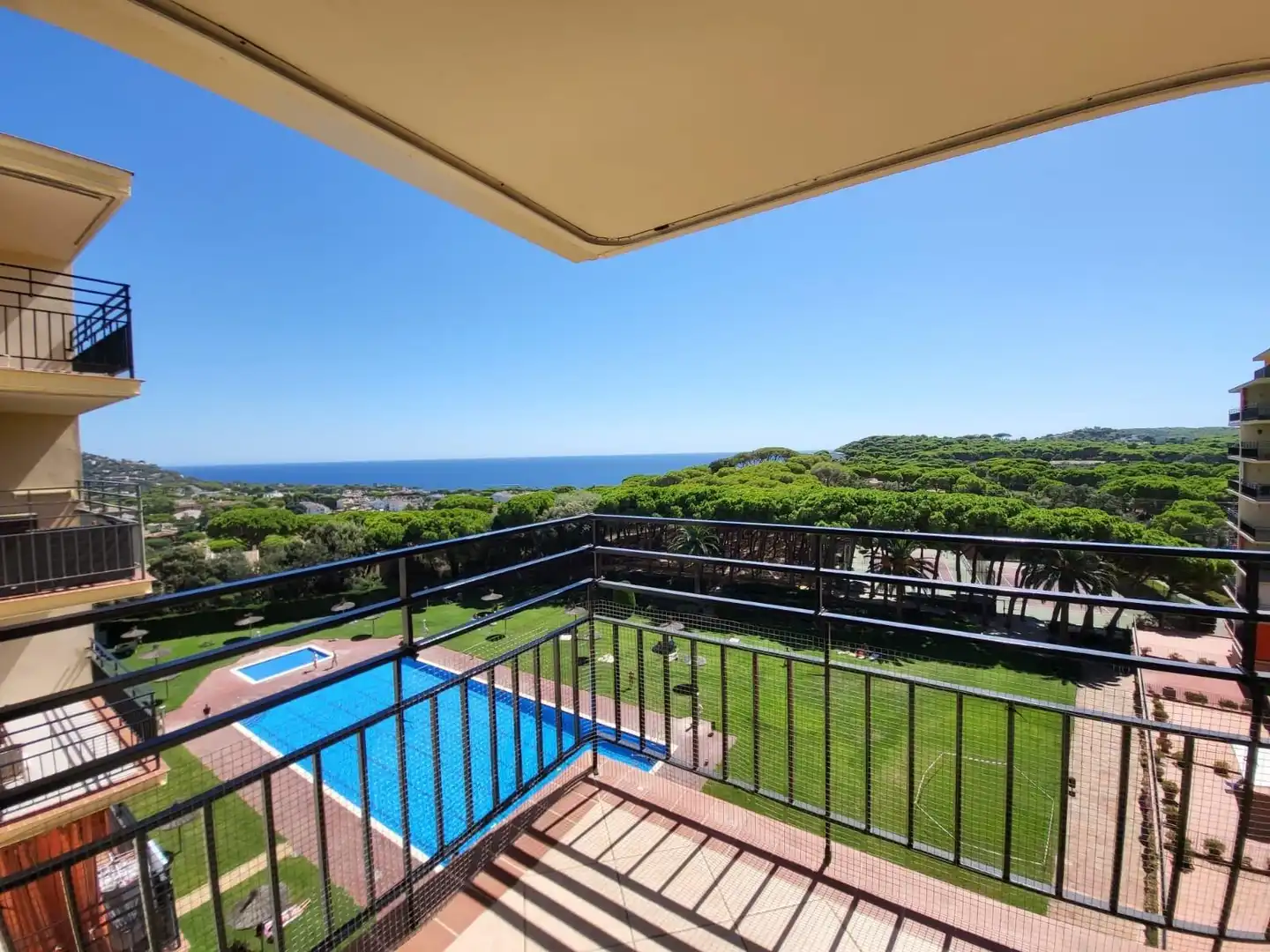 Piscina de Piso en venta en Palafrugell con Aire acondicionado, Calefacción y Jardín privado
