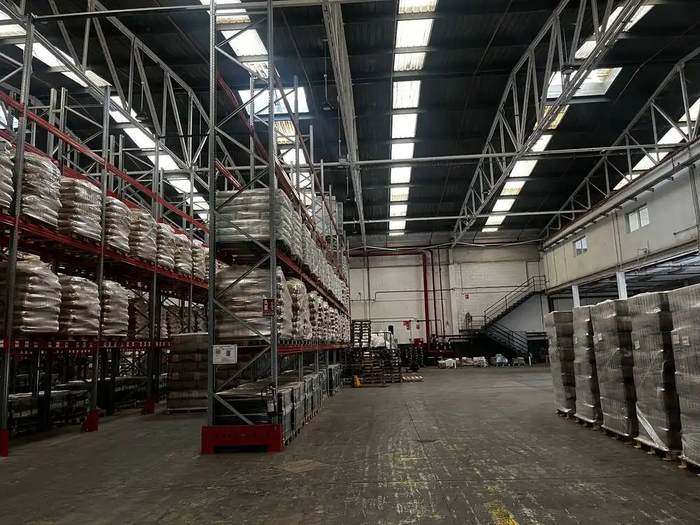 Nau industrial de lloguer en Parets del Vallès