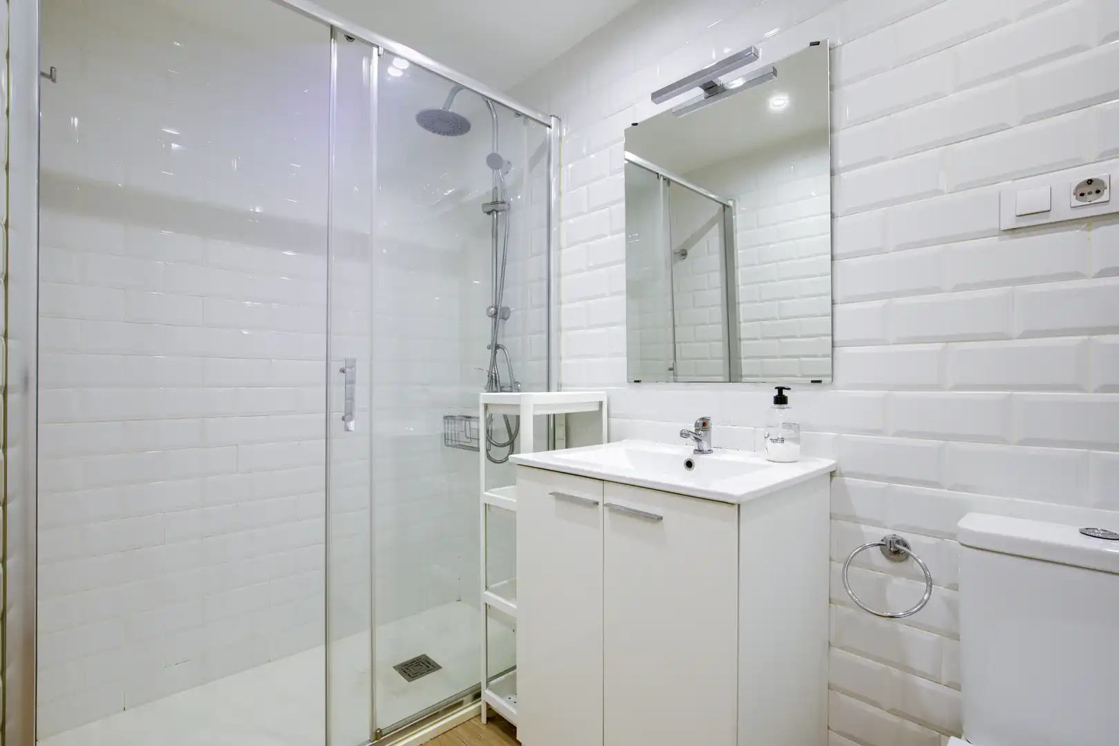 Bathroom of Flat for sale in Getafe  with Air Conditioner, Heating and Furnished