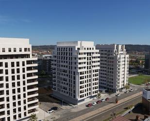Vista exterior de Àtic en venda en León Capital  amb Terrassa