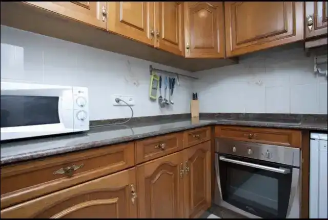 Cocina de Piso para compartir en Catarroja con Parquet y Amueblado
