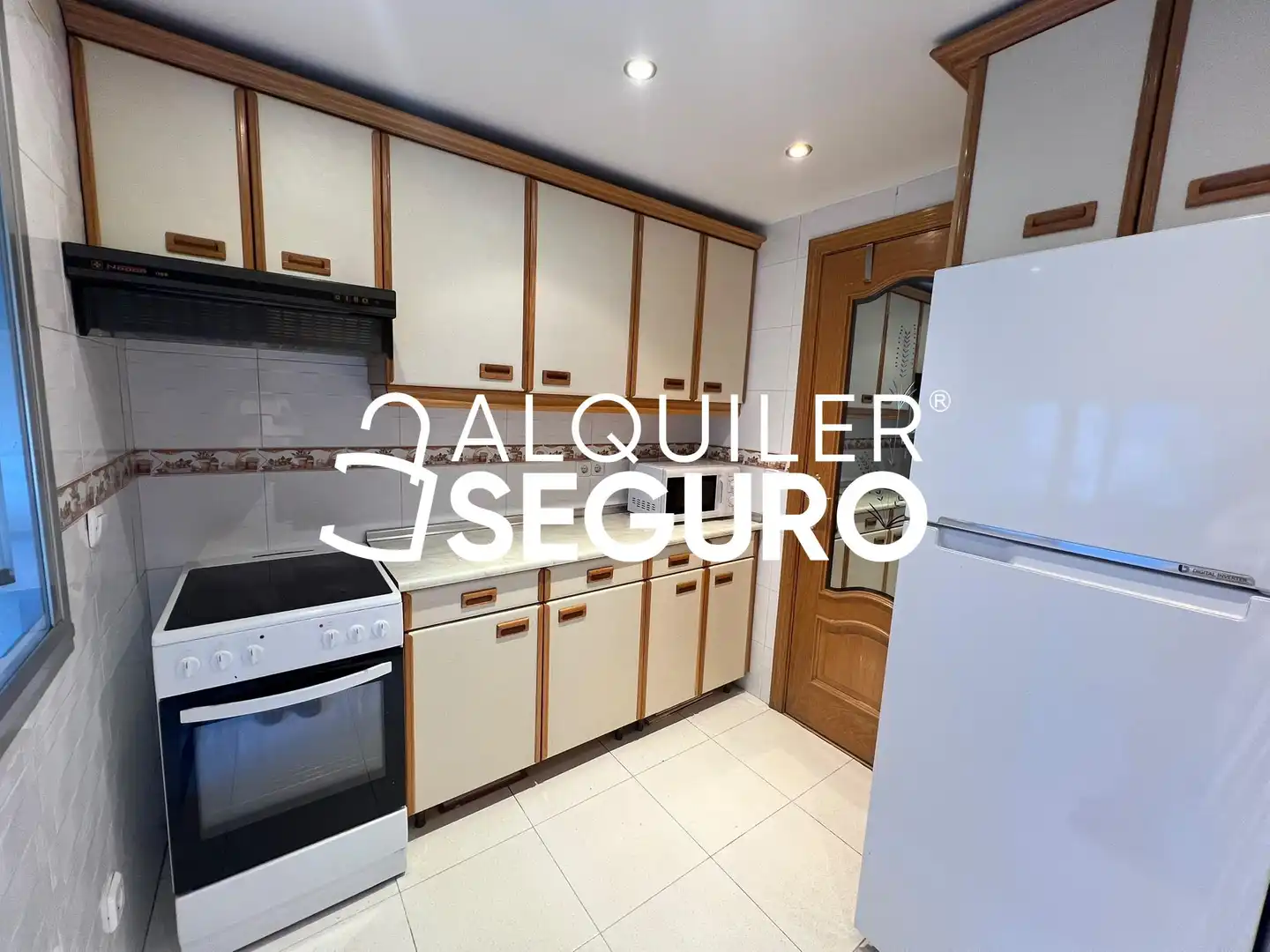 Cocina de Piso de alquiler en Madrid con Calefacción y Amueblado