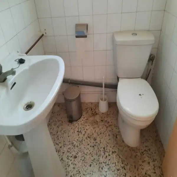 Bany de Nau industrial de lloguer en Elda