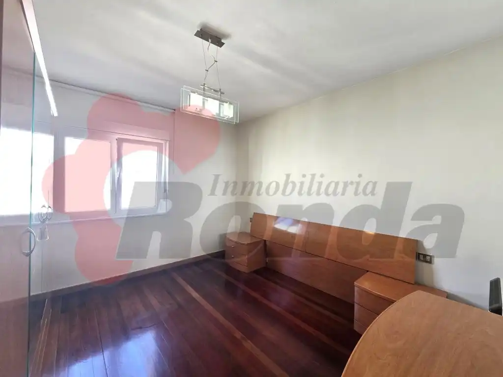 Dormitori de Apartament en venda en Lugo