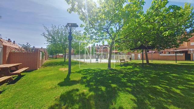 Casa adosada en Venta en Calle ERNESTO SABATO en Fuentebella -San Felix - El Leguario