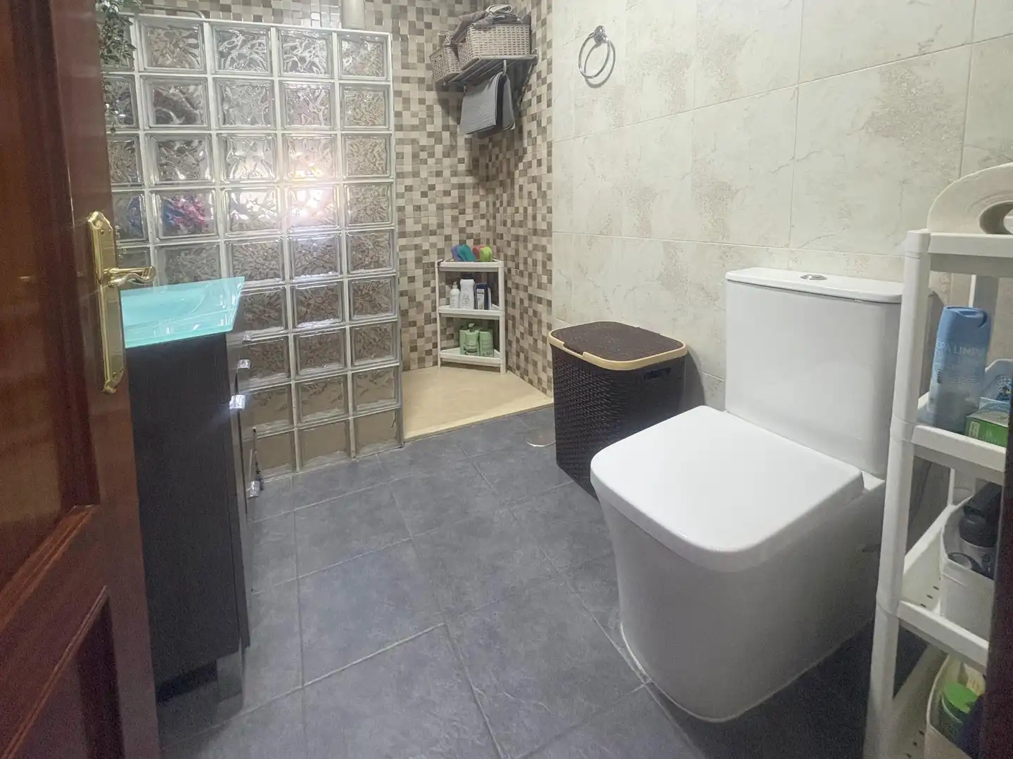 Bathroom of Flat for sale in Jerez de la Frontera