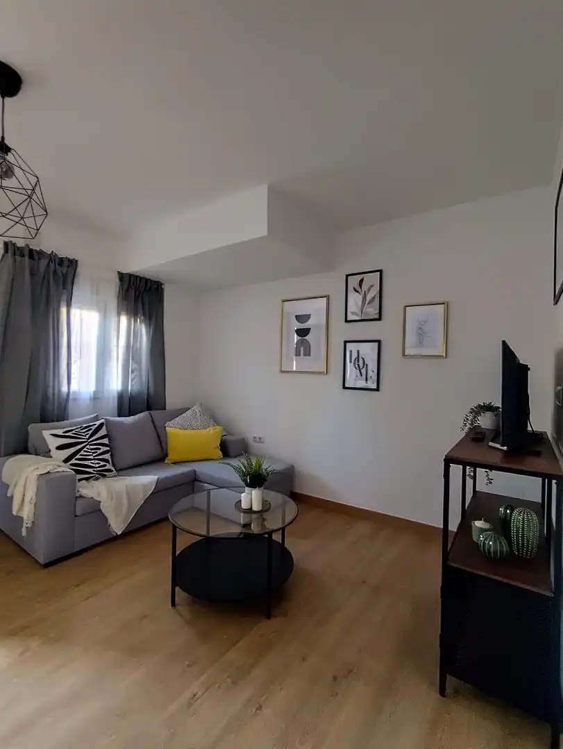 Sala de estar de Apartamento en venta en Algeciras con Amueblado