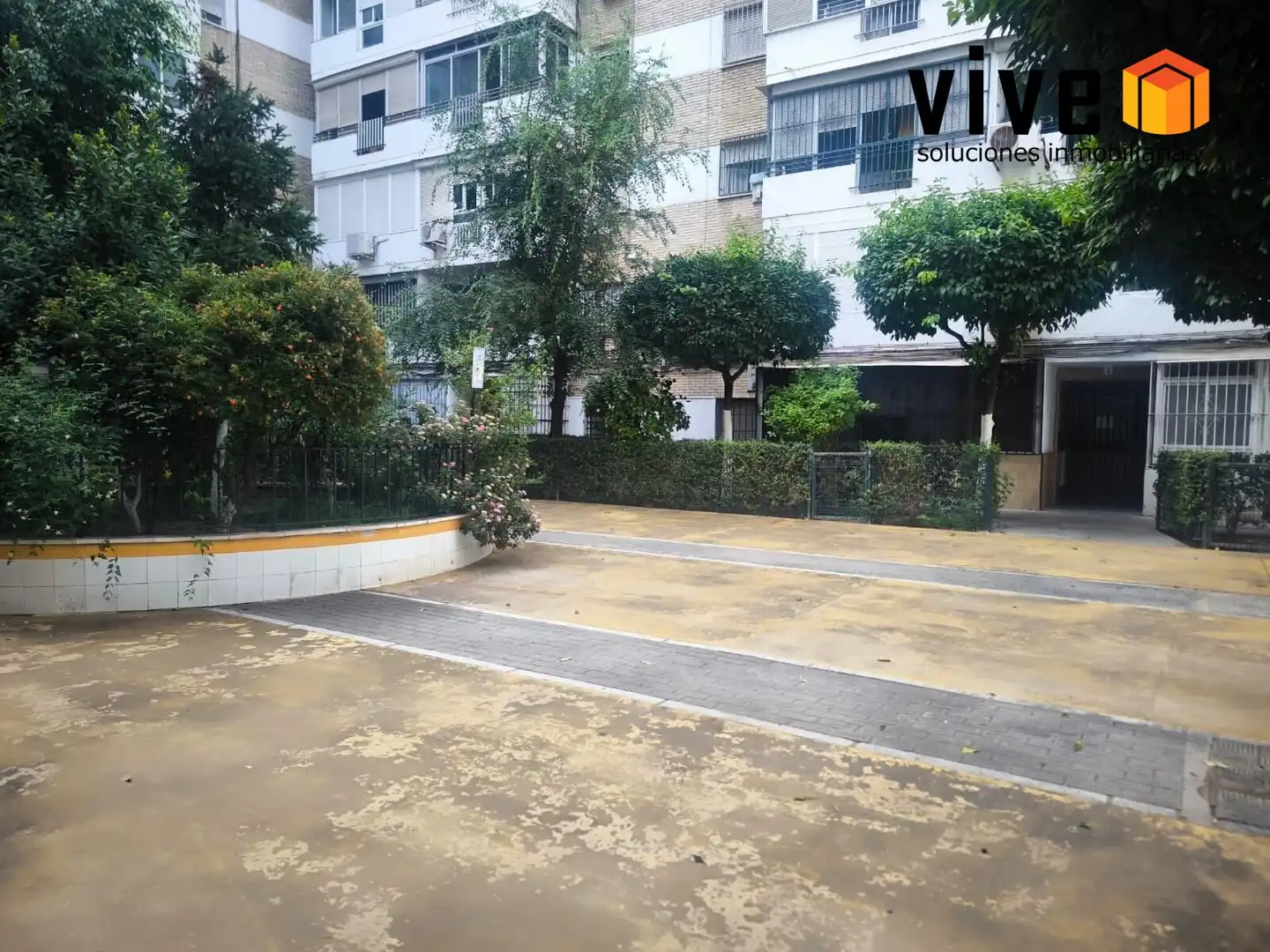 Vista exterior de Piso en venta en Sevilla con Aire acondicionado, Terraza y Amueblado