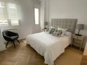 Habitación de Piso de alquiler en Gijón  con Calefacción, Parquet y Amueblado