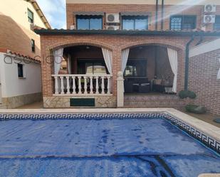 Piscina de Casa o xalet en venda en Alovera amb Aire condicionat, Parquet i Traster