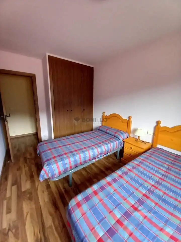 Habitación de Piso en venta en Camarena de la Sierra con Calefacción, Parquet y Amueblado