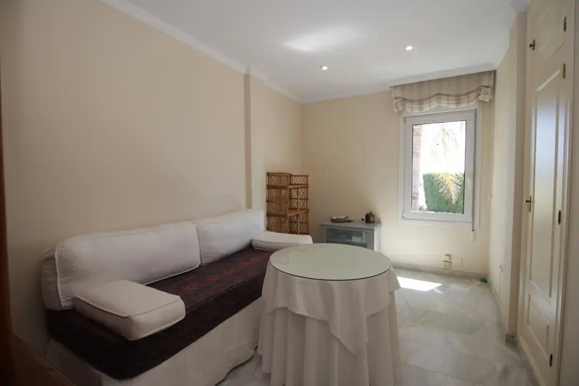 Dormitori de Casa o xalet en venda en Vélez-Málaga amb Aire condicionat, Calefacció i Jardí privat
