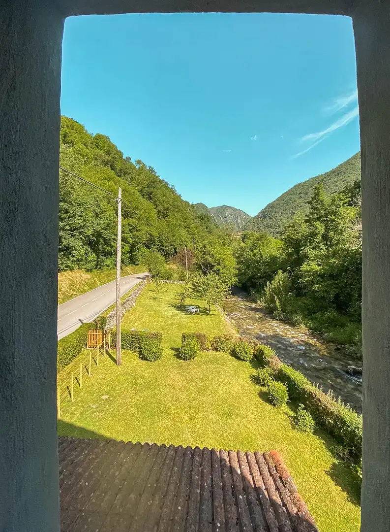 Vista exterior de Casa adosada en venta en Somiedo con Calefacción, Jardín privado y Trastero