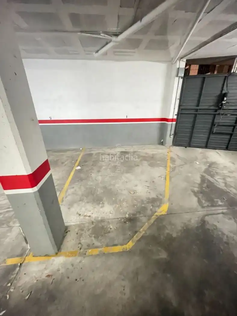 Einzelparkplatz zum Verkauf in Carrer d'Antoni Bros 115