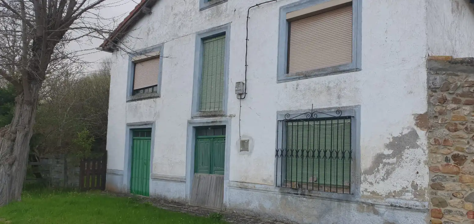 Vista exterior de Casa o chalet en venta en Cervera de Pisuerga