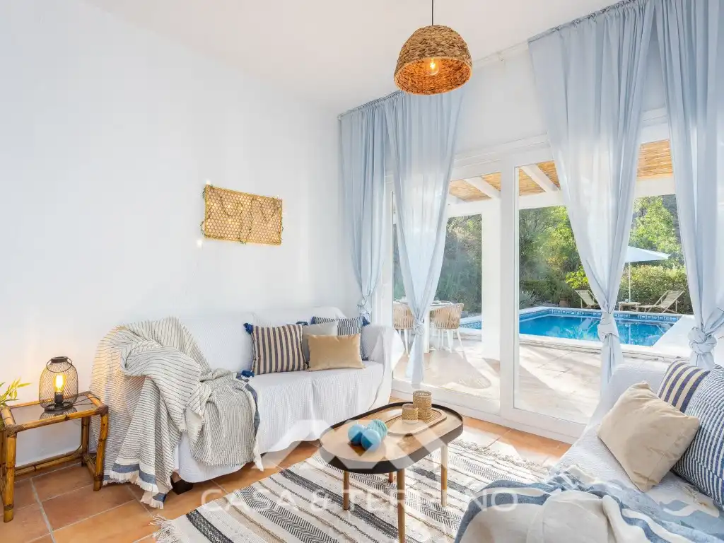 Sala d'estar de Finca rústica de lloguer en Colmenar amb Piscina