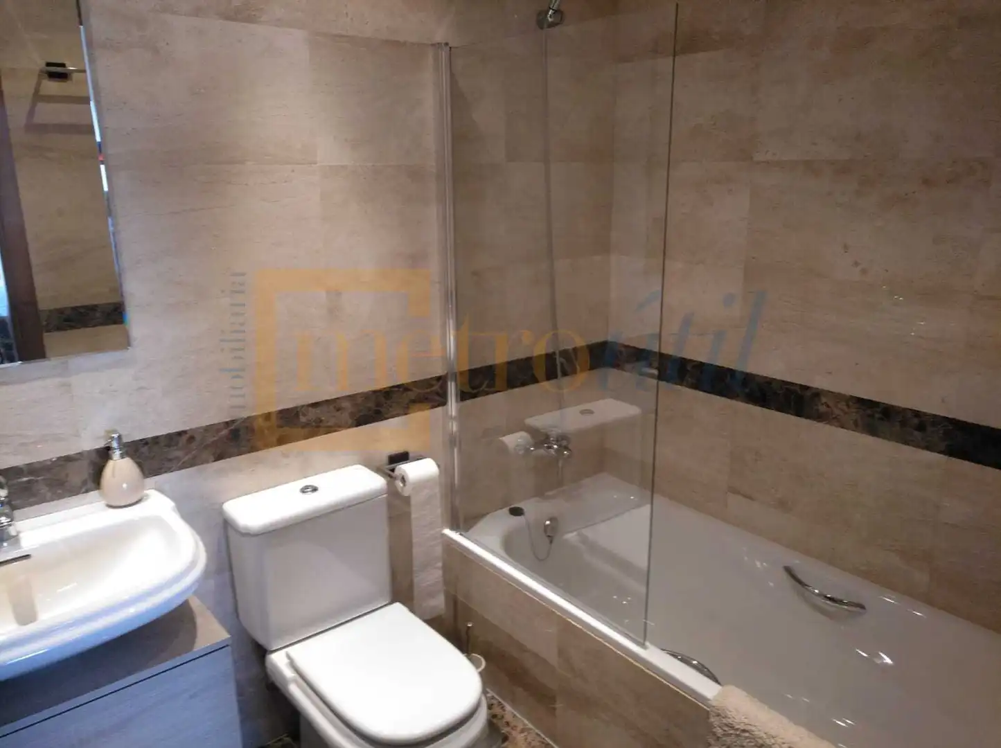 Flat for rent in Calle Juan Maluquer, La Platina- Hospital - Campus