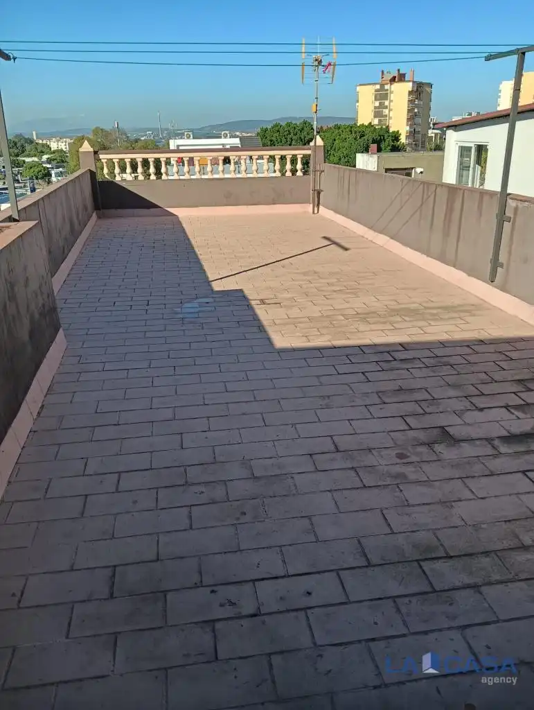 Terrassa de Casa adosada en venda en Algeciras amb Terrassa i Balcó