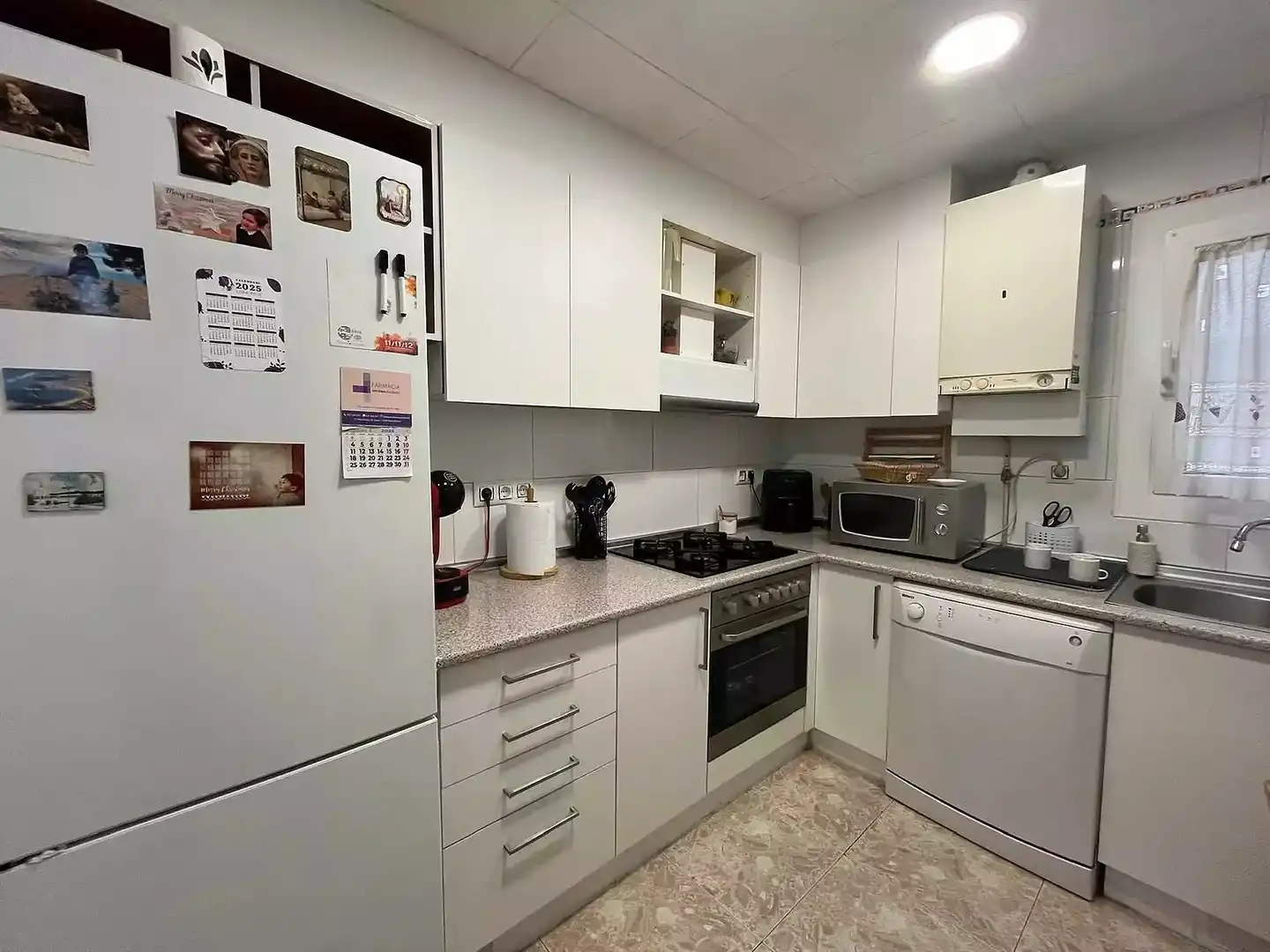 Cocina de Piso en venta en Roses con Aire acondicionado y Amueblado