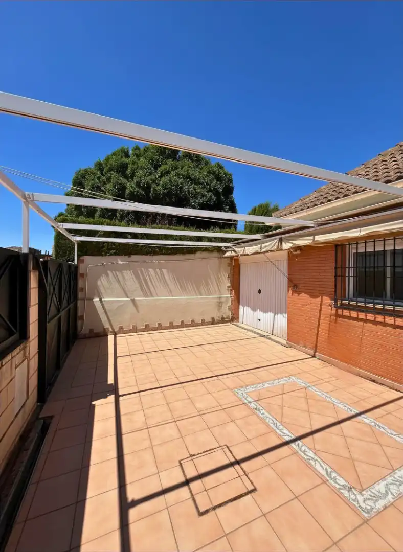 Terrace of Detached homes for sale in Alcázar de San Juan  with Private garden and Community pool