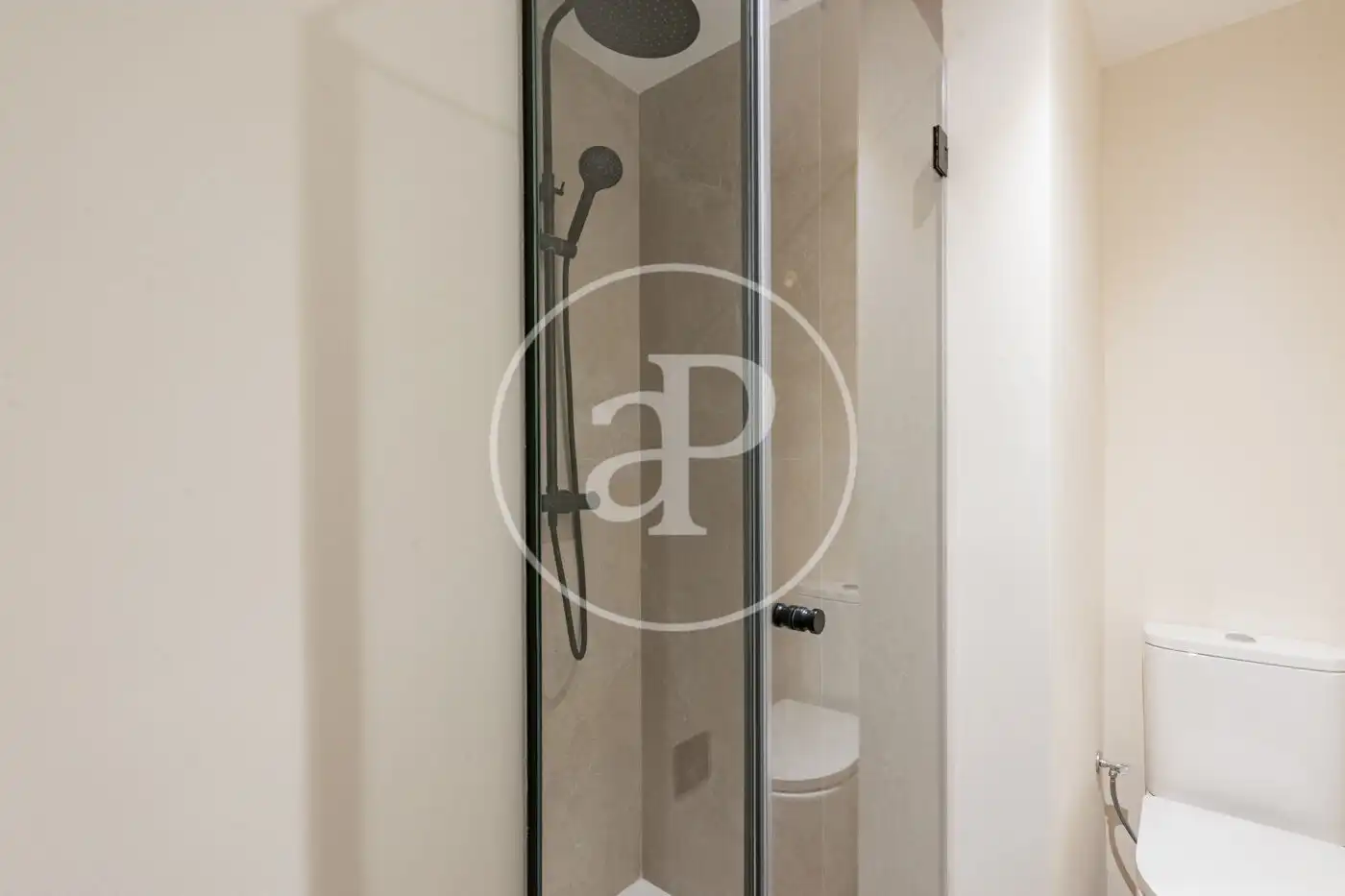 Baño de Ático en venta en Madrid con Aire acondicionado, Calefacción y Terraza