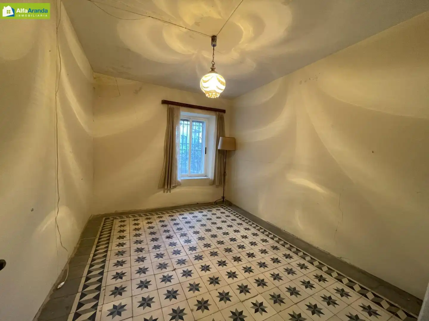 VIVIENDA DE TRES PLANTAS CON BODEGA EN ROA, immagine 3