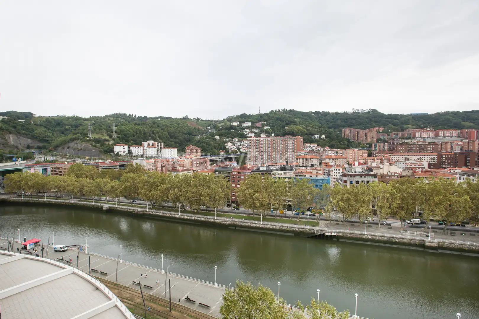 Vista exterior de Ático en venta en Bilbao  con Calefacción, Parquet y Terraza