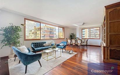 Flat for sale in Rambla de Méndez Núñez, Barrio del Centro