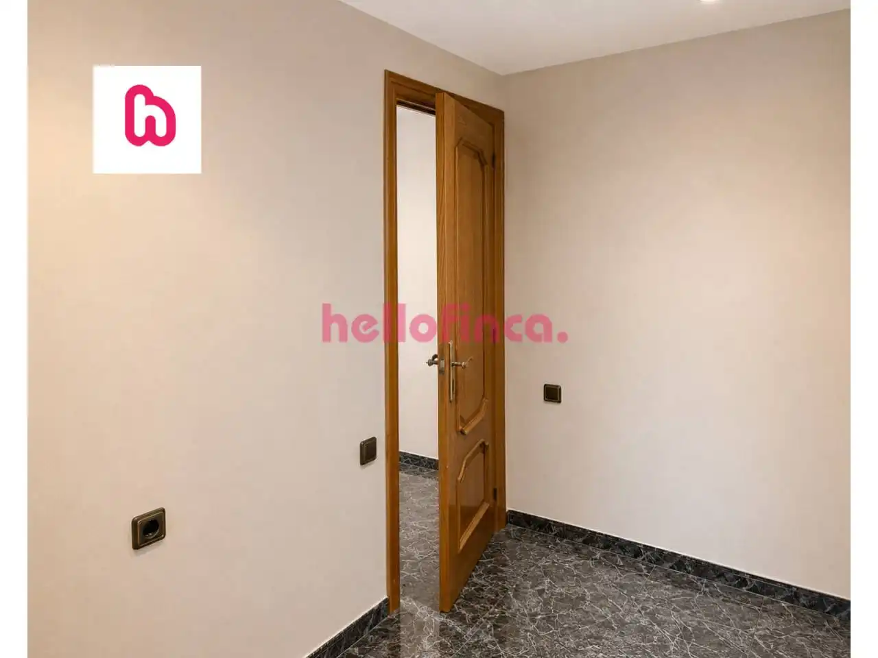 Piso en venta en Terrassa con Trastero y Alarma