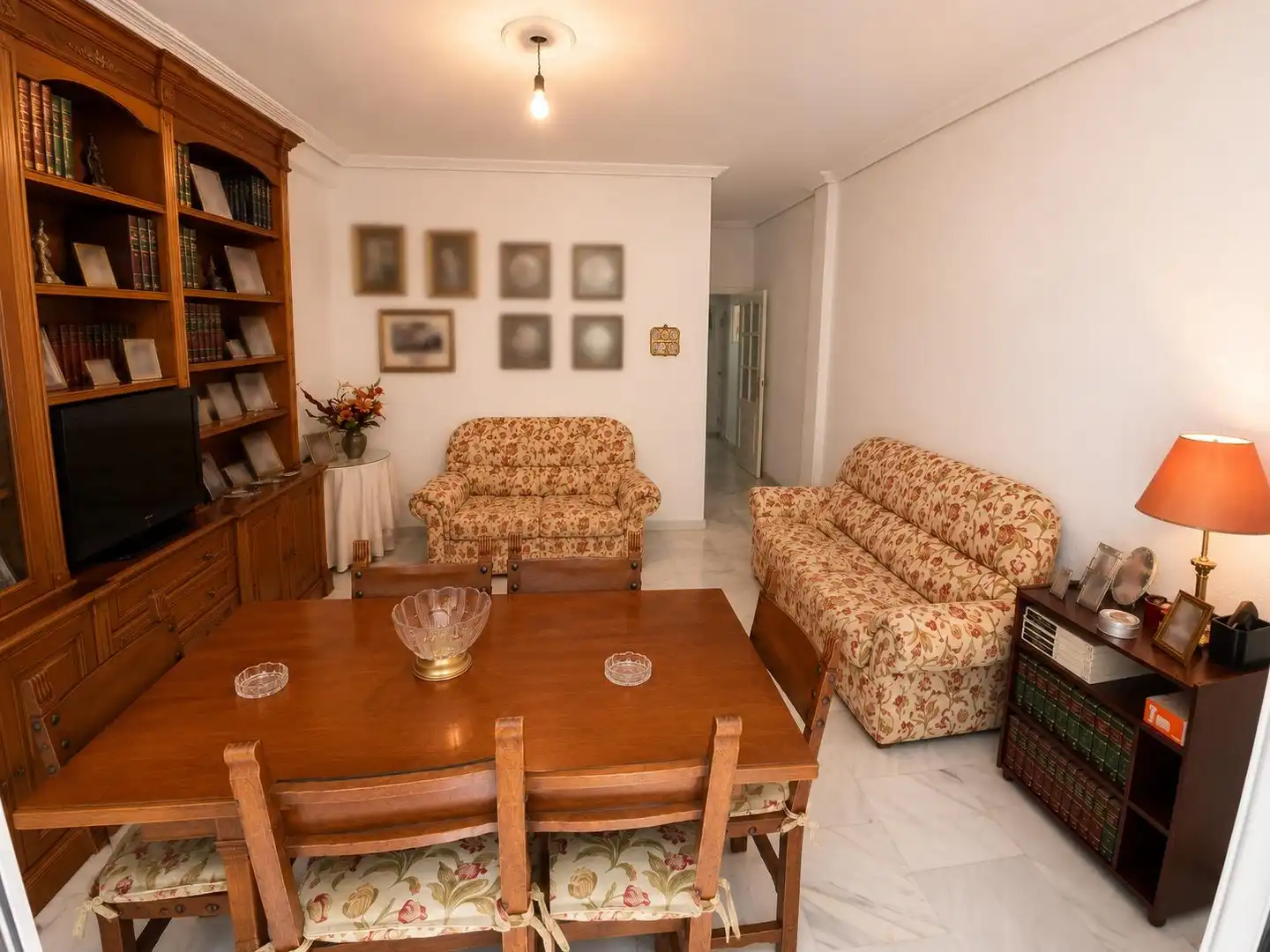 Sala d'estar de Pis en venda en Córdoba amb Aire condicionat, Traster i Moblat