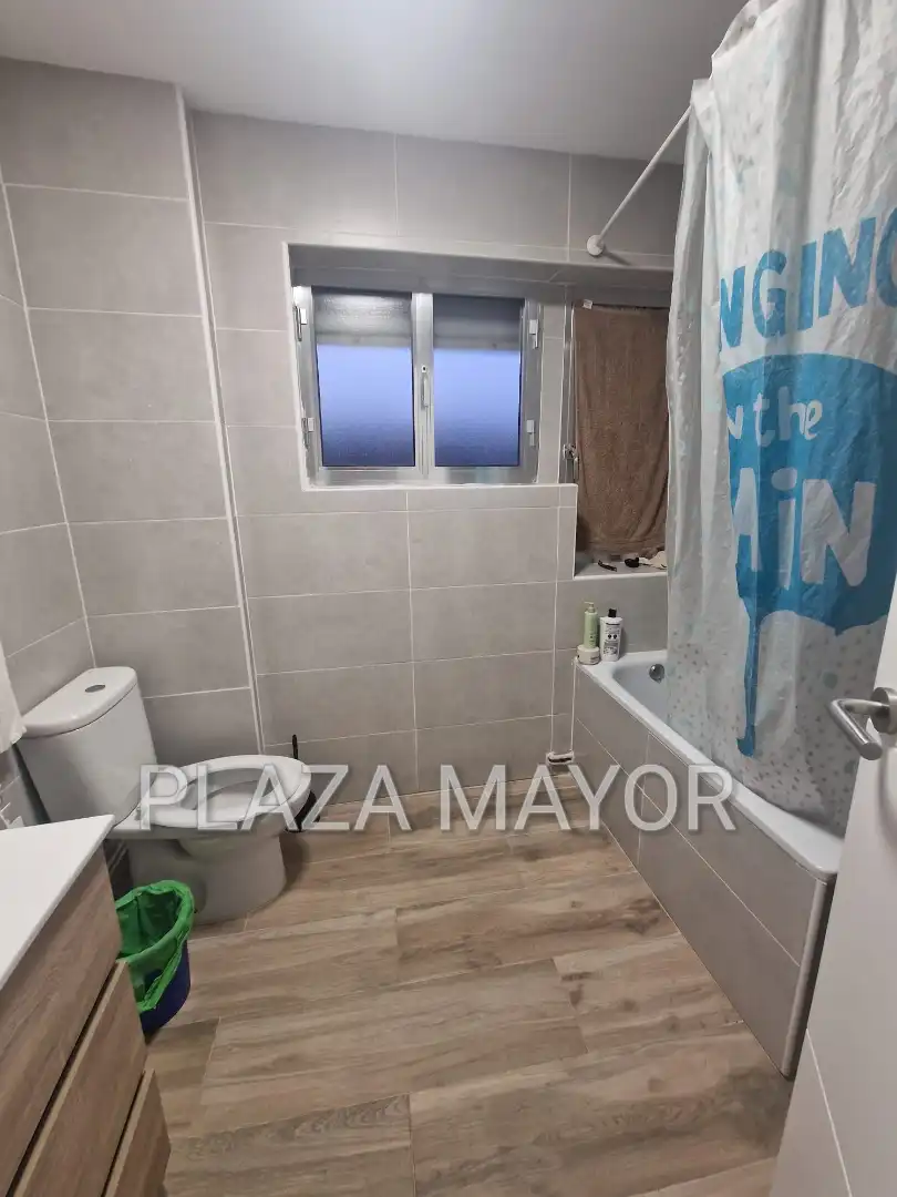 Bany de Pis en venda en Salamanca amb Calefacció