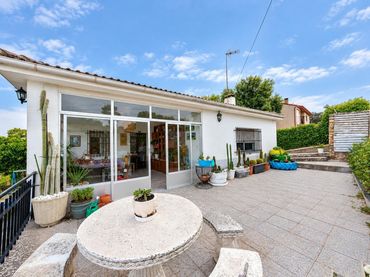 Villa con piscina in vendita a Hontoba