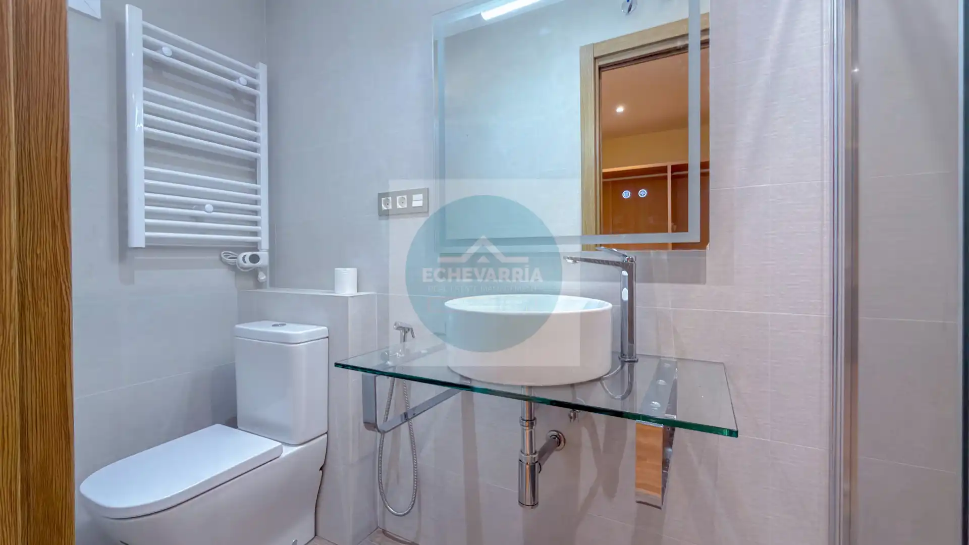 Bathroom of Flat for rent in Madrid  with Air Conditioner, Heating and Terrace