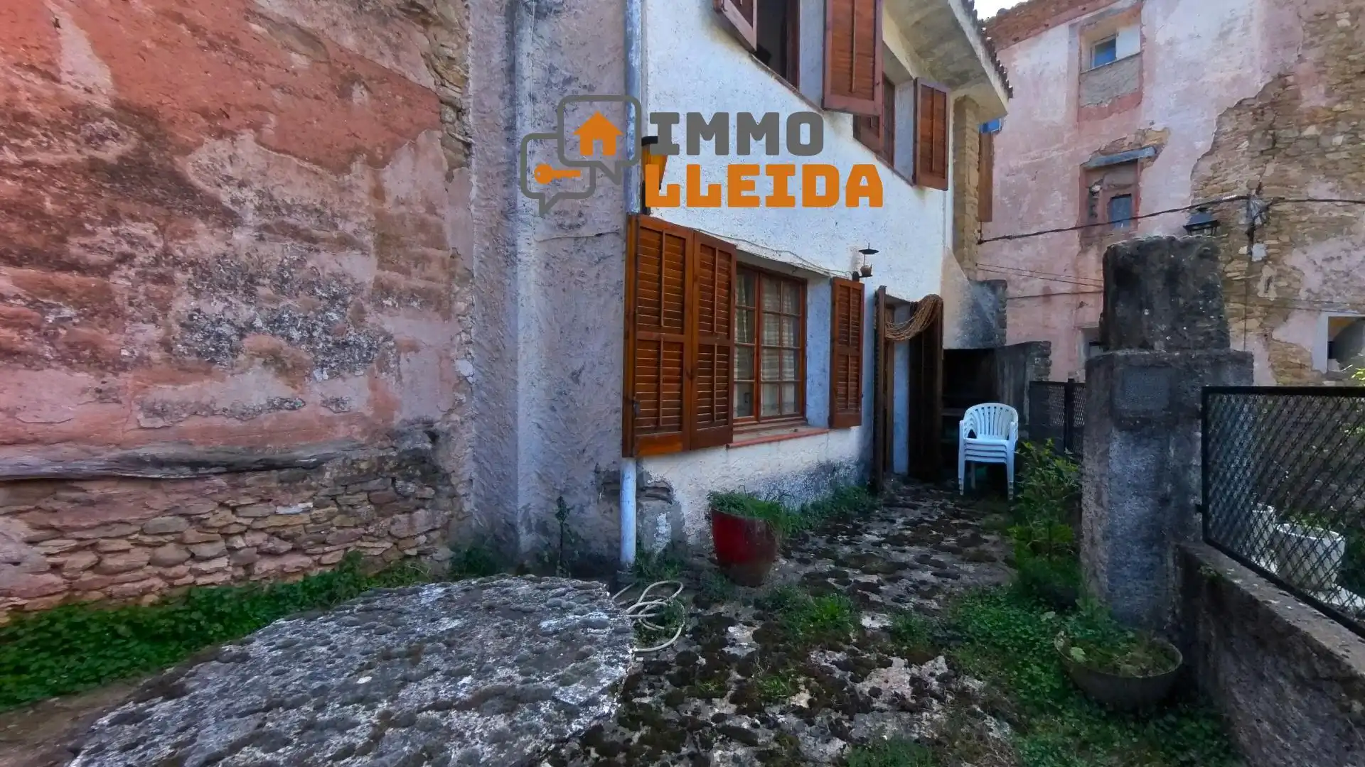 Vista exterior de Casa adosada en venta en Àger con Calefacción, Terraza y Amueblado