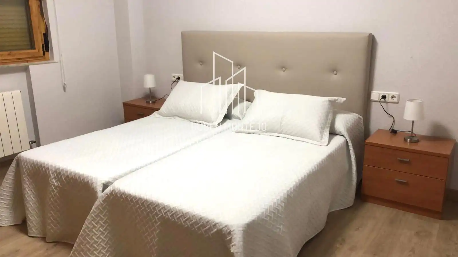 Dormitori de Àtic de lloguer en Salamanca amb Calefacció, Parquet i Terrassa